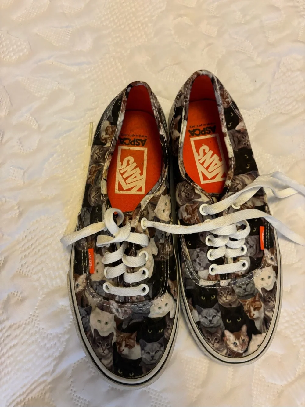 Vans Kids Cat Pattern Lace-Up Sneakers in Black, Brown, Cream and Gray